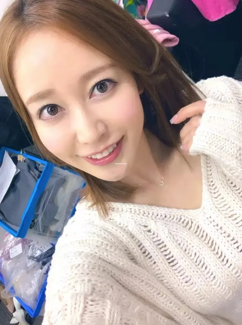 吃瓜事件相关内容,某明星被曝出轨,真相究竟如何?